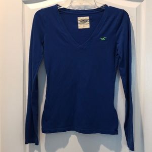 Long sleeve v-neck shirt by Hollister